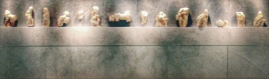 Row of objects in row