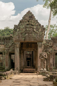 Portico of preah khan temple in trees