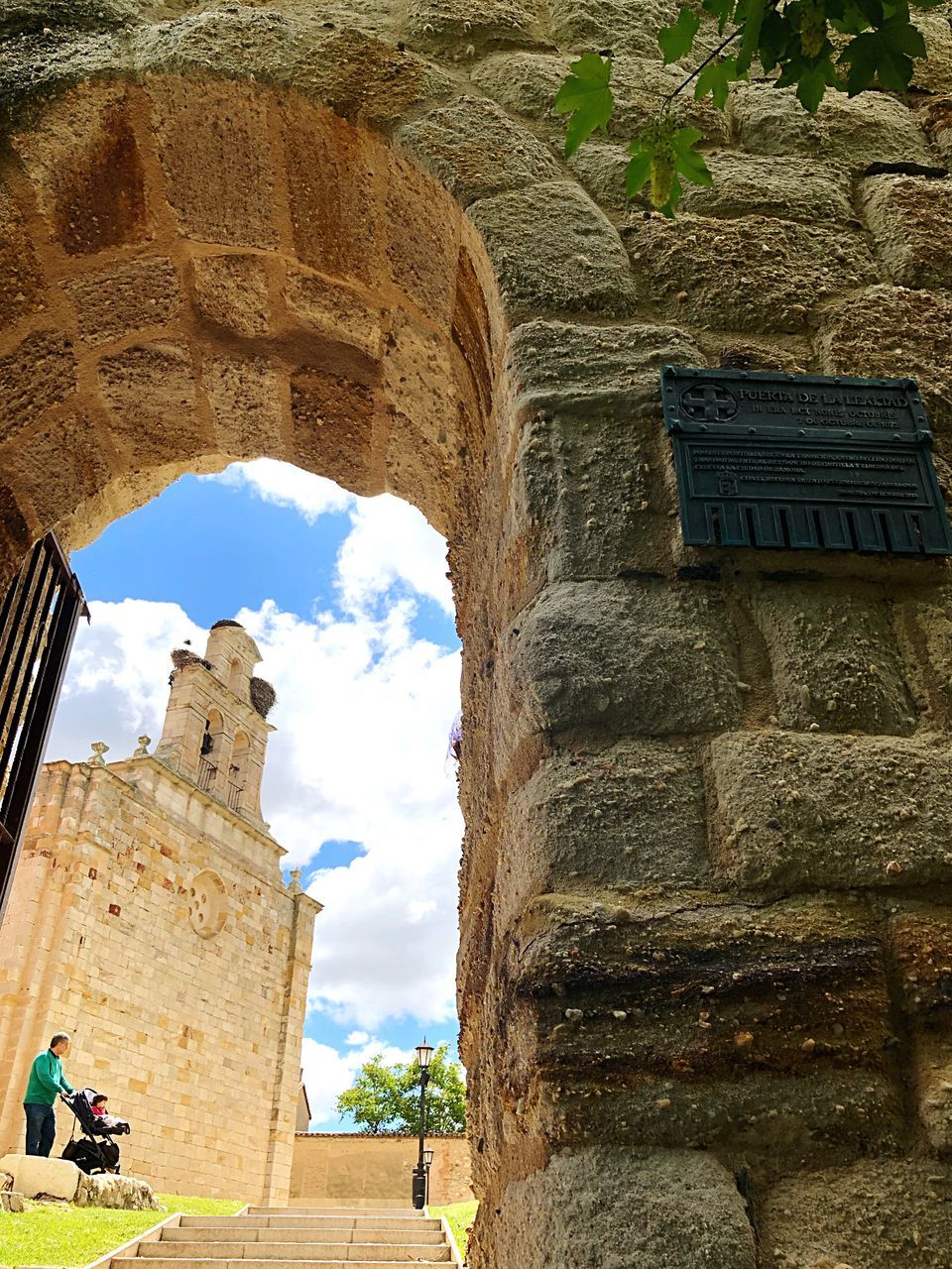 LOW ANGLE VIEW OF OLD TEMPLE BUILDING