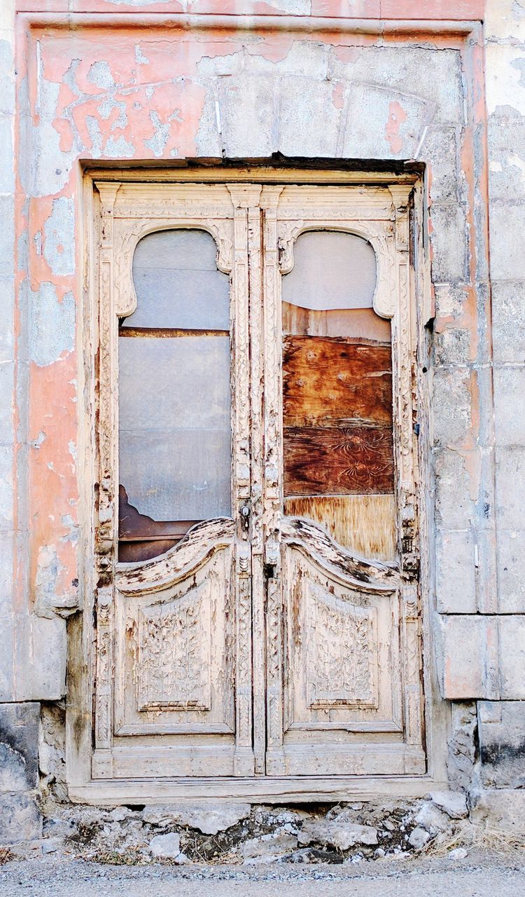 window, building exterior, architecture, built structure, no people, damaged, outdoors, day, weathered, abandoned