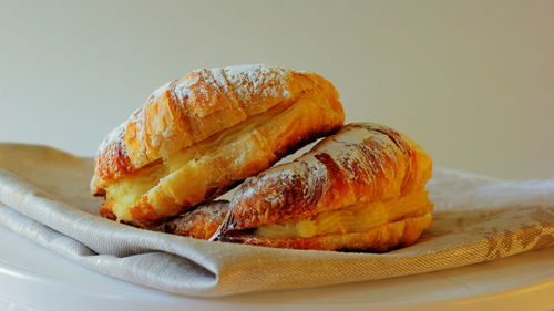 Close-up of bread in plate on table