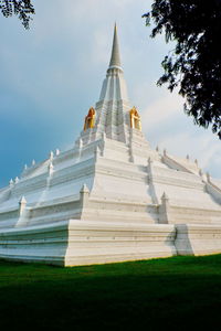 Exterior of temple building against sky