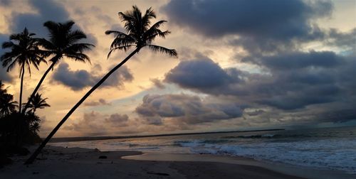 Scenic view of sea against sky at sunset