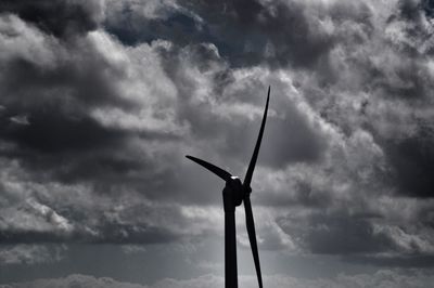 Silhouette wind power.