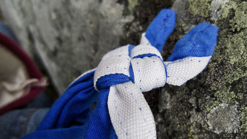 Close-up of tied knot 