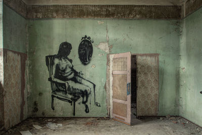 Graffiti on old abandoned building