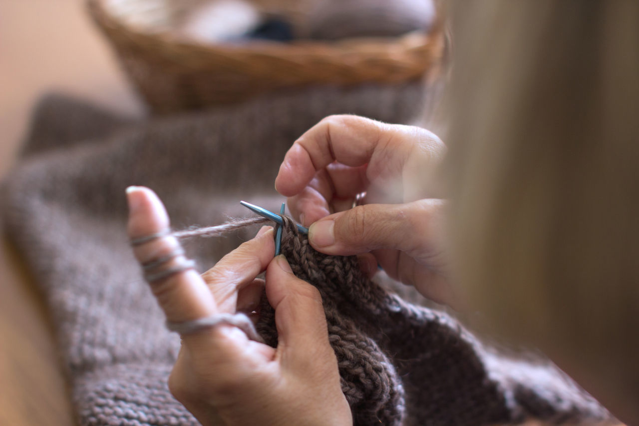 Hands knitting