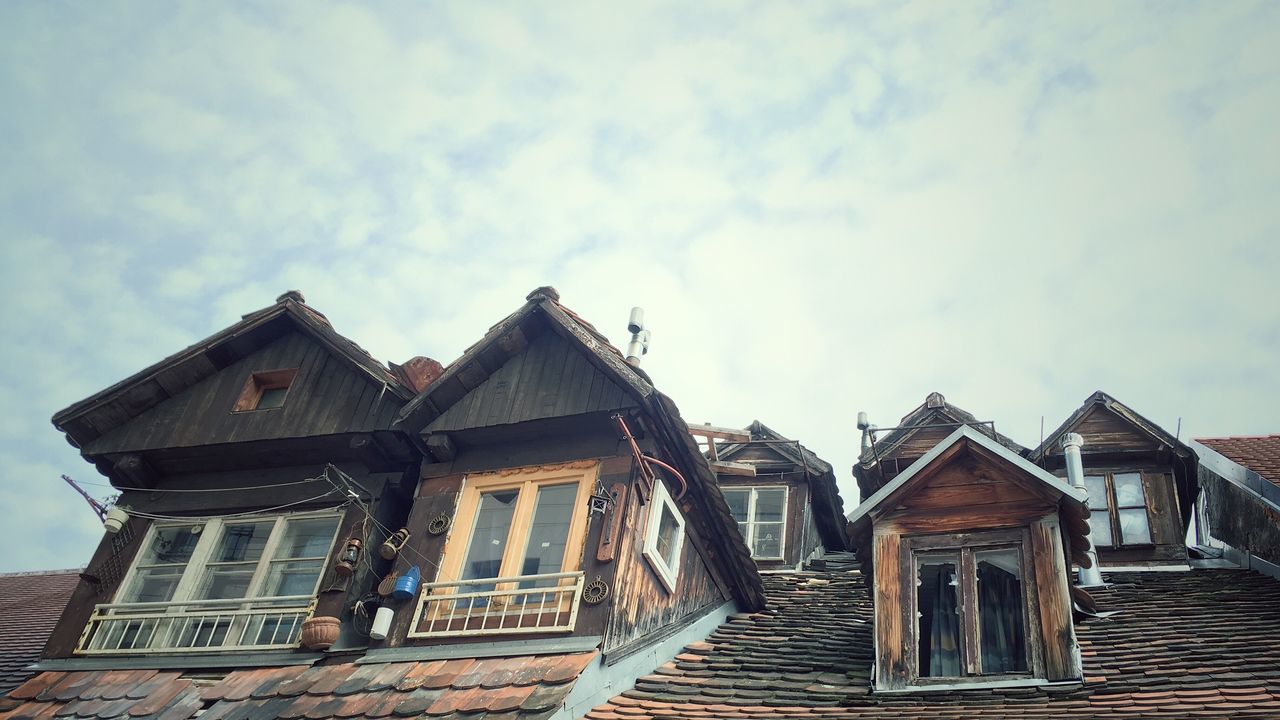 architecture, built structure, building exterior, sky, house, cloud - sky, low angle view, roof, residential structure, cloudy, residential building, cloud, outdoors, day, window, building, no people, steps, brick wall, old