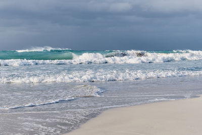 Scenic seascape. big waves, storm and dramatic sky. sandy beach of atlantic ocean, varadero, cuba