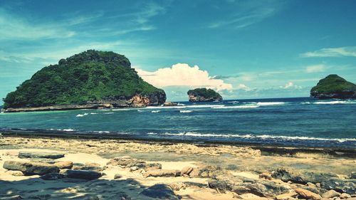 Scenic view of sea against sky