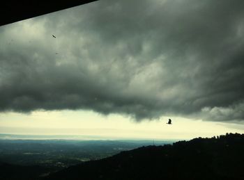 Low angle view of cloudy sky