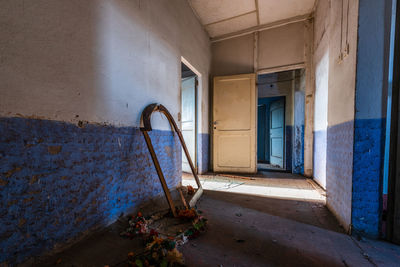 Abandoned farmhouse