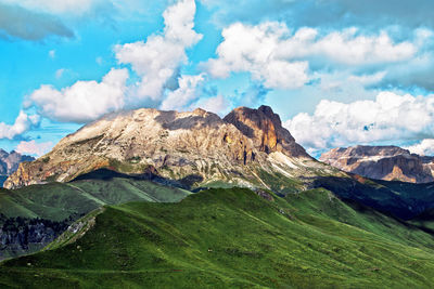 Sassolungo and sassopiatto panorama in unesco dolomite alps, val di fassa dolomite, trentino, italy