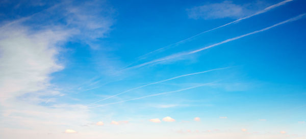 Low angle view of vapor trail in sky