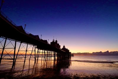 Ckld sunrise over eastbourne pier 