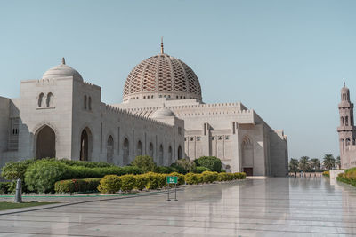 Sultan qaboos grand mosque in muscat, oman.