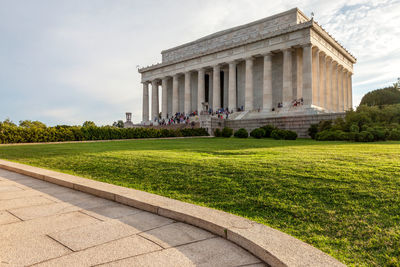 View of lincoln memorial - parthenon-inspired tribute to abraham lincoln, washington dc, usa