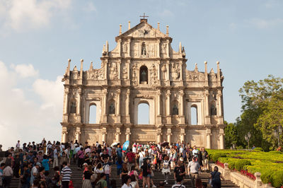 Tourists at town square