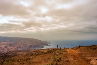 Scenic view of sea and mountains against sky on trans-catalina trail, catalina island, california.