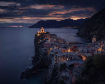 Dramatic evening sky in vernazza - cinque terre