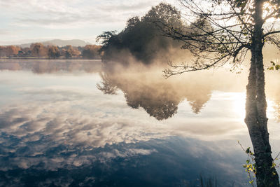 Sunrise over autun lake in autumn in burgundy