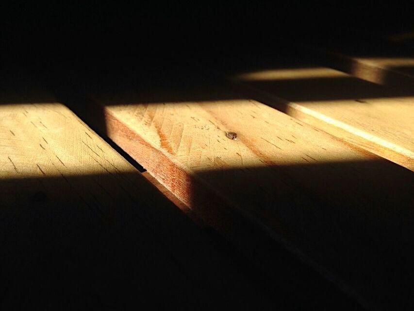 CLOSE-UP OF HARDWOOD FLOOR ON TABLE