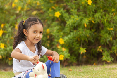 Portrait of cute girl smiling