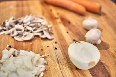 Close-up of chopped bread on cutting board