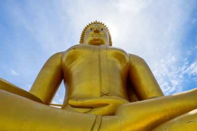 Wat muang the largest buddha statue in thailand is located at wat muang in angtong.