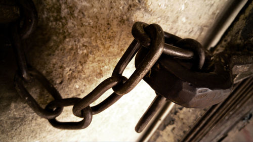 Close-up of rusty chain