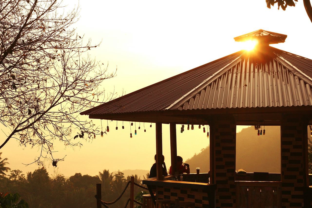 SILHOUETTE BUILT STRUCTURE AGAINST CLEAR SKY