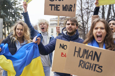 People protesting against war in ukraine