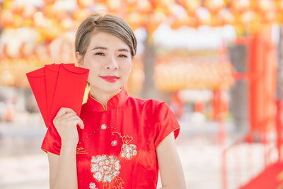 Portrait of a smiling young woman