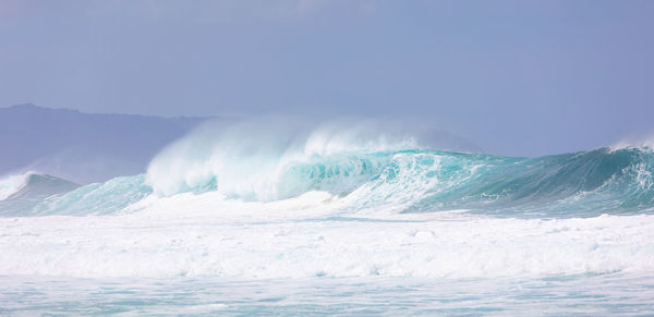 Giant waves on the banzai pipeline in hawaii