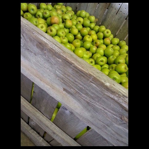 food and drink, healthy eating, food, fruit, freshness, green color, large group of objects, abundance, transfer print, indoors, high angle view, grape, auto post production filter, still life, variation, close-up, choice, organic, no people, wood - material