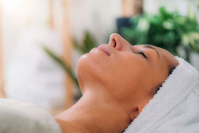 Ayurveda face massage