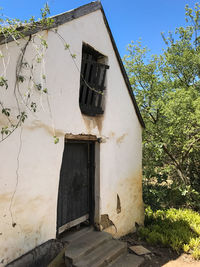 Exterior of house against sky