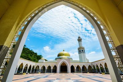 Beautiful design of mosque in malaysia 