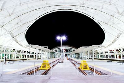 Illuminated tunnel