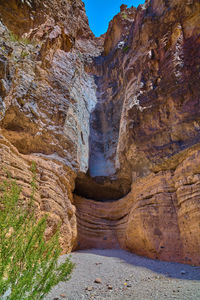 Looking up at the dry fall from lower burro mesa pouroff in big bend national park, texas.