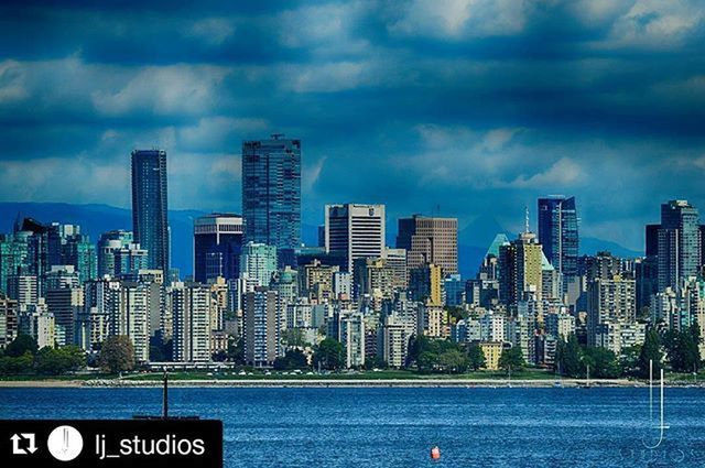 VIEW OF CITYSCAPE AGAINST CLOUDY SKY