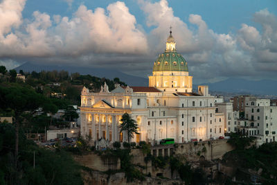 Buildings in city