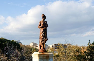 Statue of liberty against sky