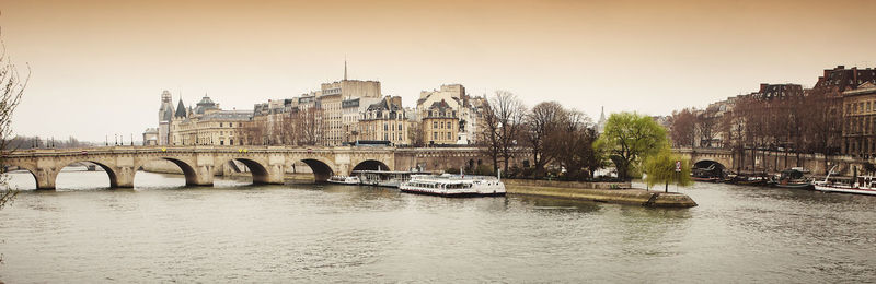 Pont neuf ile de la cite paris france