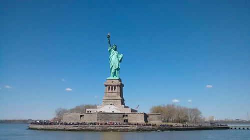 Statue of liberty against sky