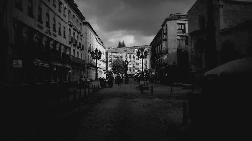 architecture, building exterior, built structure, sky, the way forward, street, residential building, residential structure, building, city, cloud - sky, diminishing perspective, house, road, transportation, incidental people, outdoors, cloudy, residential district, night