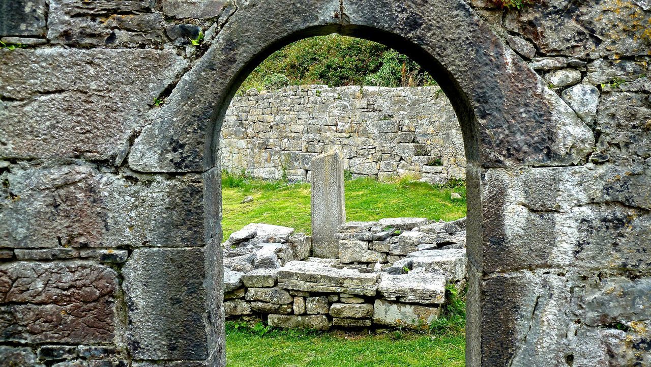 Seven churches, aran islands