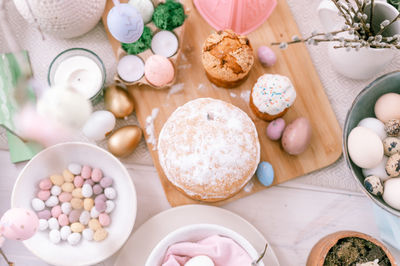 Happy easter and spring holidays time. festive tablescape set decor. traditional easter dinner food 