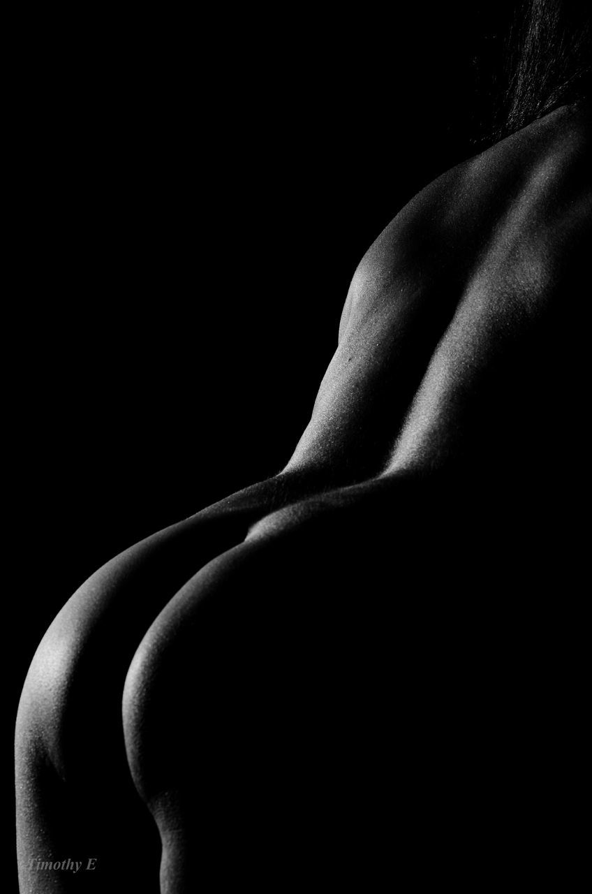 black and white, black, black background, monochrome photography, darkness, monochrome, studio shot, indoors, arm, one person, close-up, hand, adult, copy space, side view, women, back, lifestyles, young adult, portrait