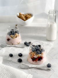 Overnight oats with blueberries jem 
